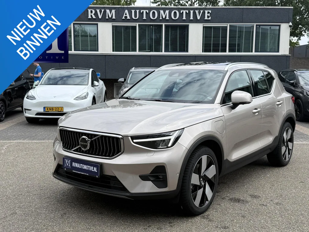 Volvo XC40 (2023) — foto 1