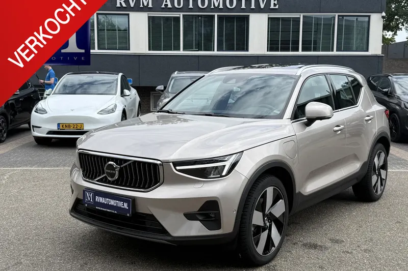 Volvo XC40 (2023)