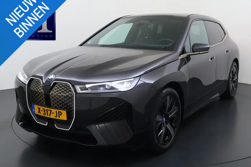 BMW iX (2023)