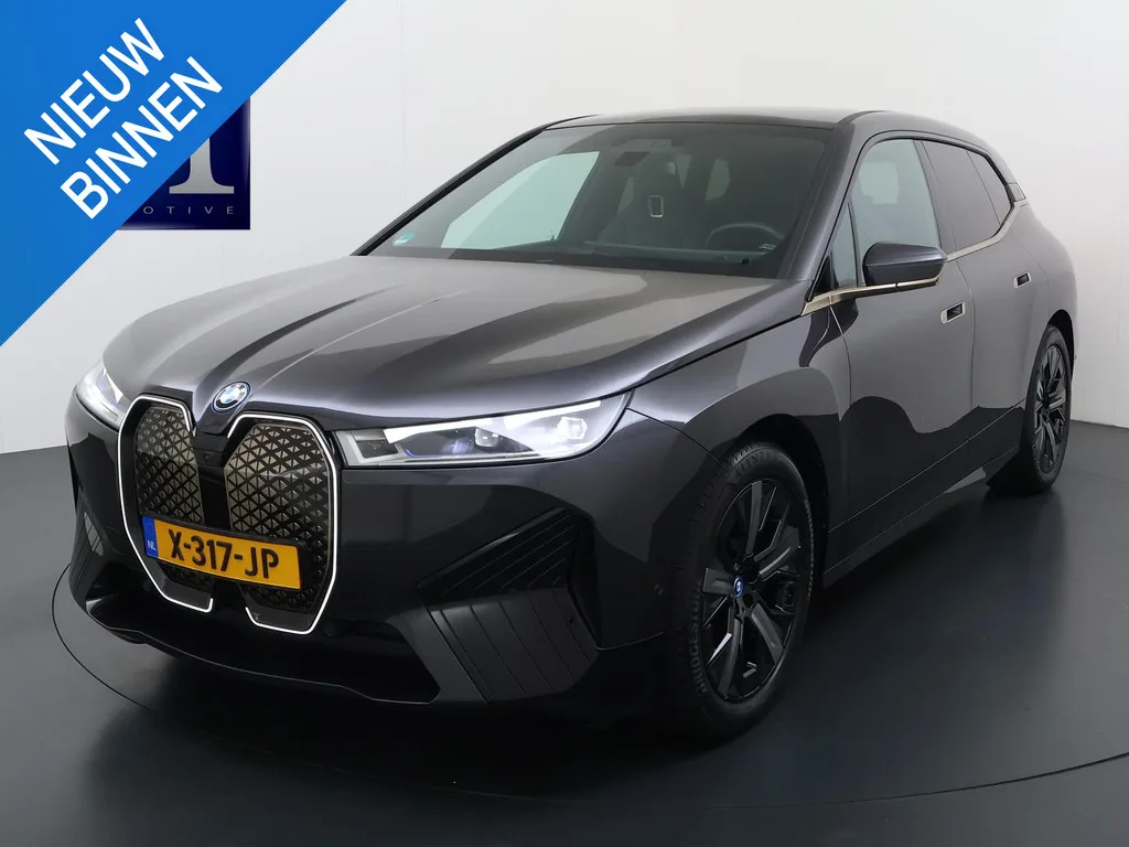 BMW iX (2023) — foto 1