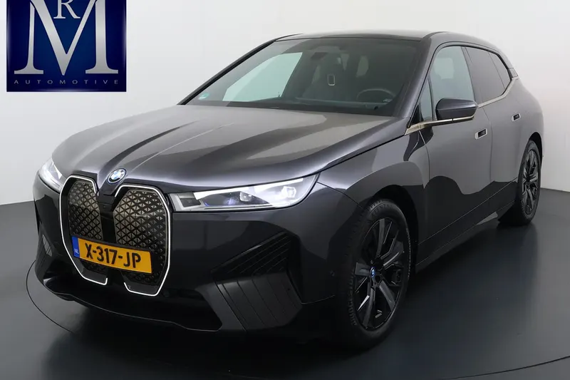 BMW iX (2023)