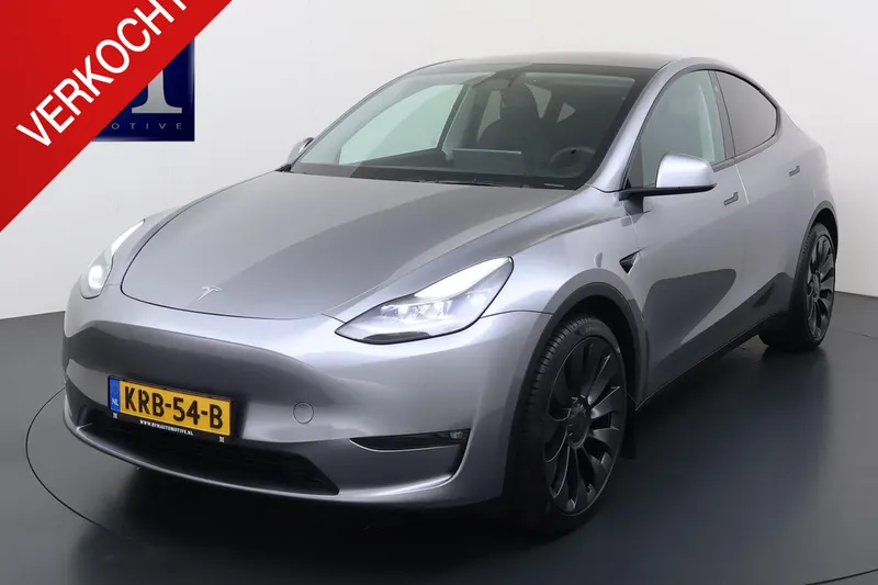 Tesla Model Y (2024)