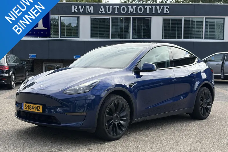 Tesla Model Y (2023)