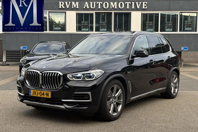 BMW X5 (2023)