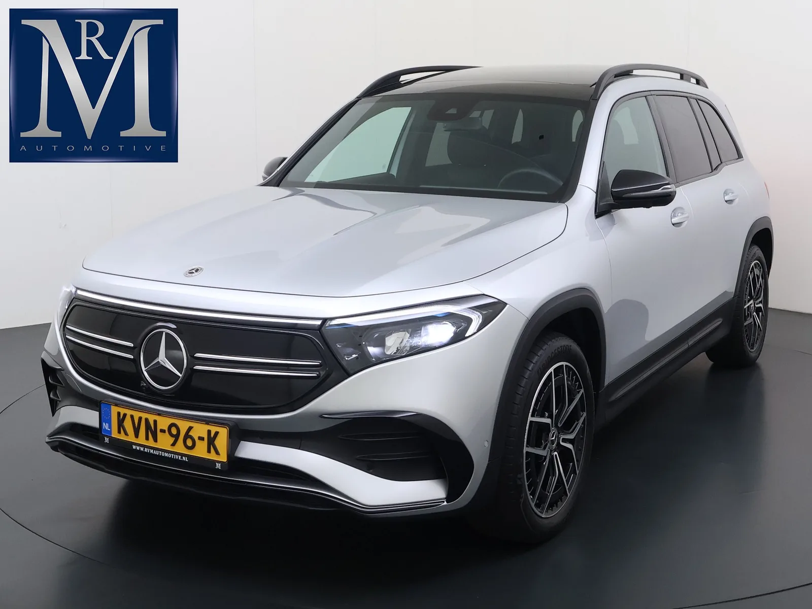 Mercedes-Benz EQB (2023) — foto 1
