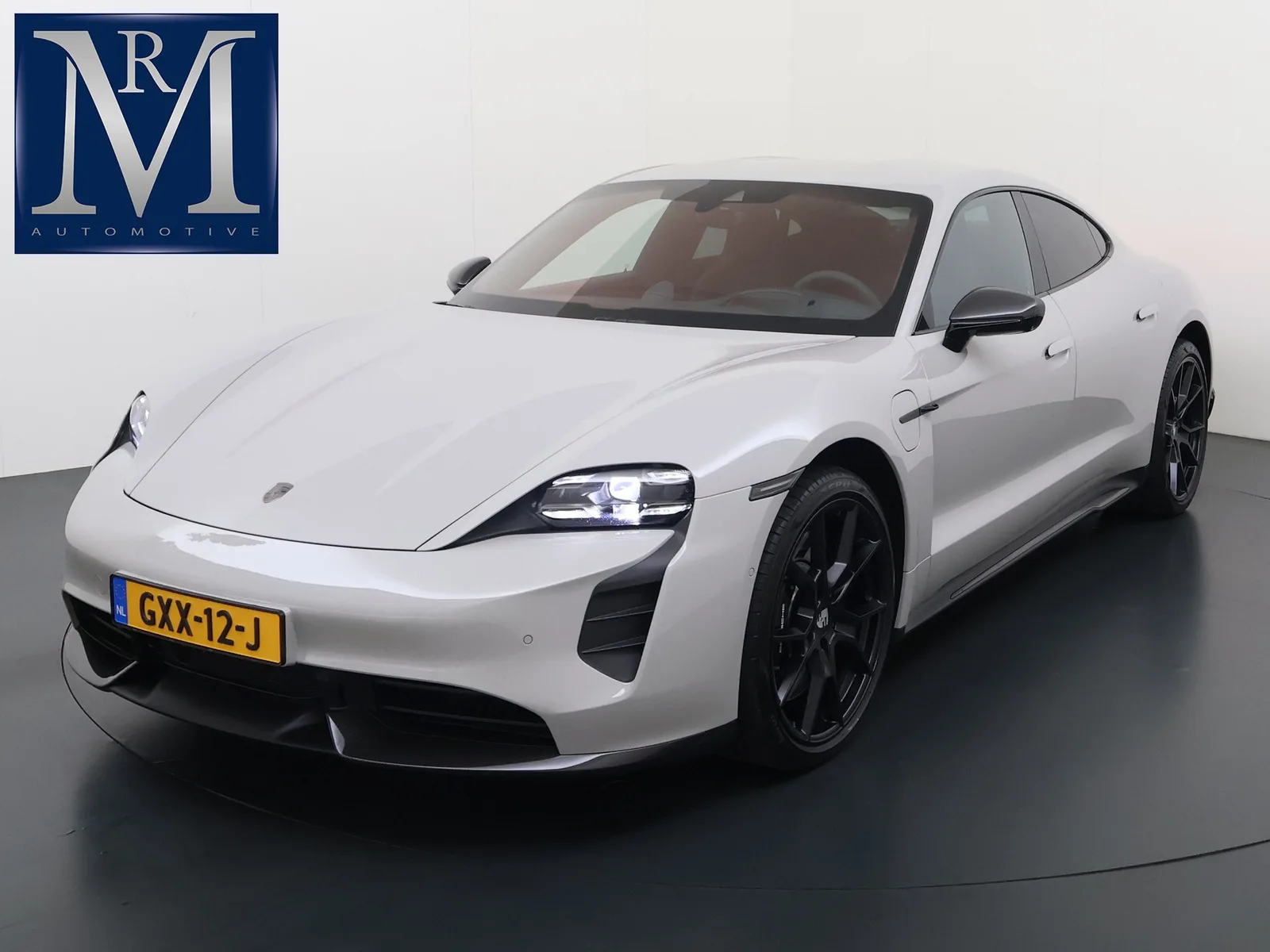 Porsche Taycan (2022) — foto 1