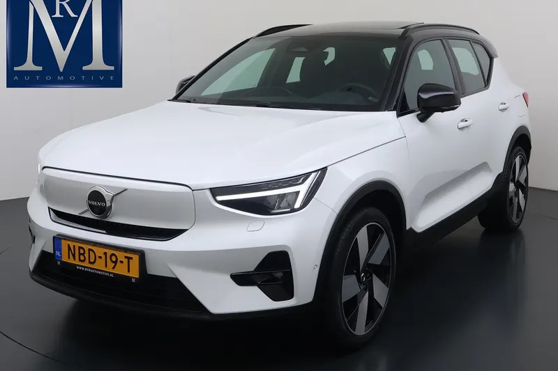 Volvo XC40 (2023)