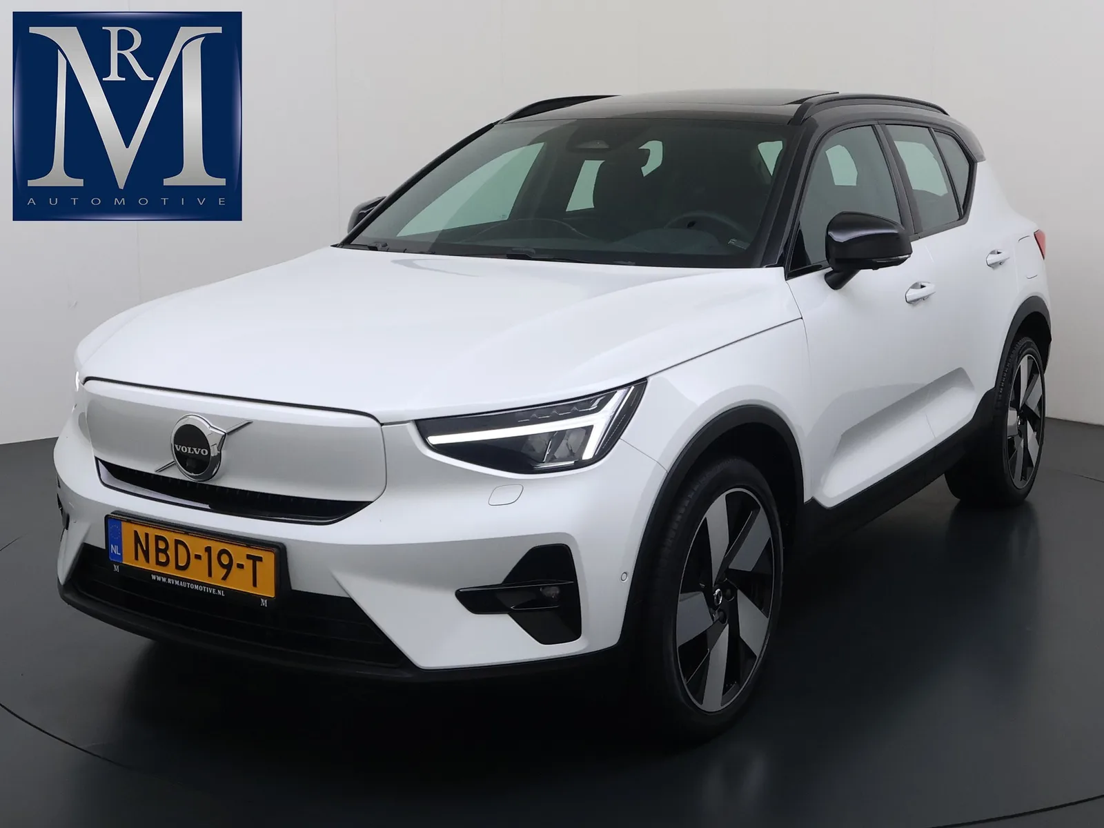 Volvo XC40 (2023) — foto 1