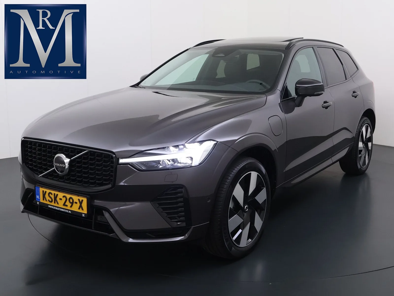 Volvo XC60 (2025) — foto 1