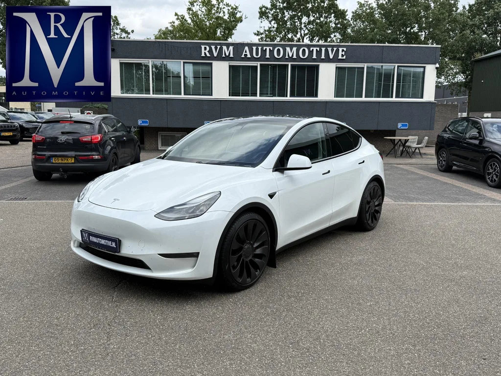 Tesla Model Y (2024) — foto 1