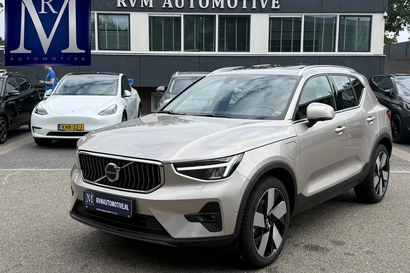 Volvo XC40 (2023)
