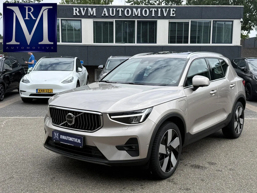 Volvo XC40 (2023) — foto 1