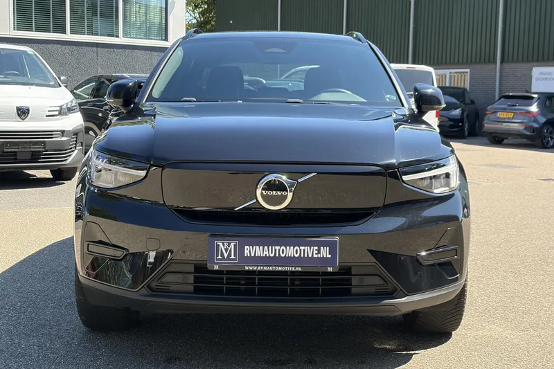 Volvo XC40 (2023)