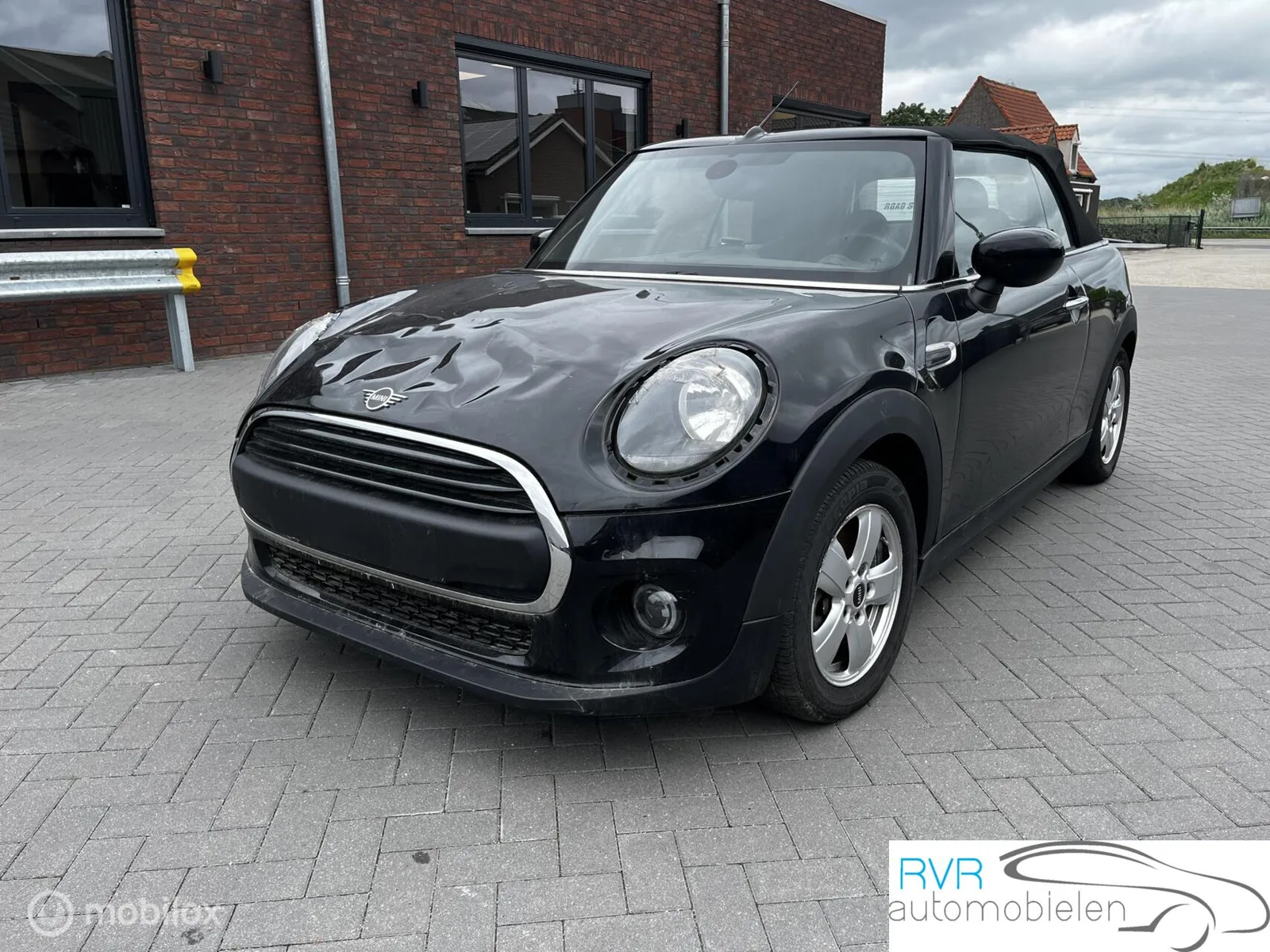 MINI Cabrio (2019) — foto 1