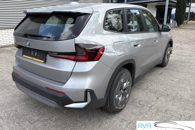 BMW iX1 (2024)