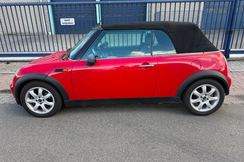 MINI Cabrio (2005)