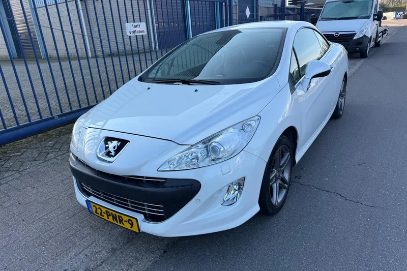 Peugeot 308 (2011)
