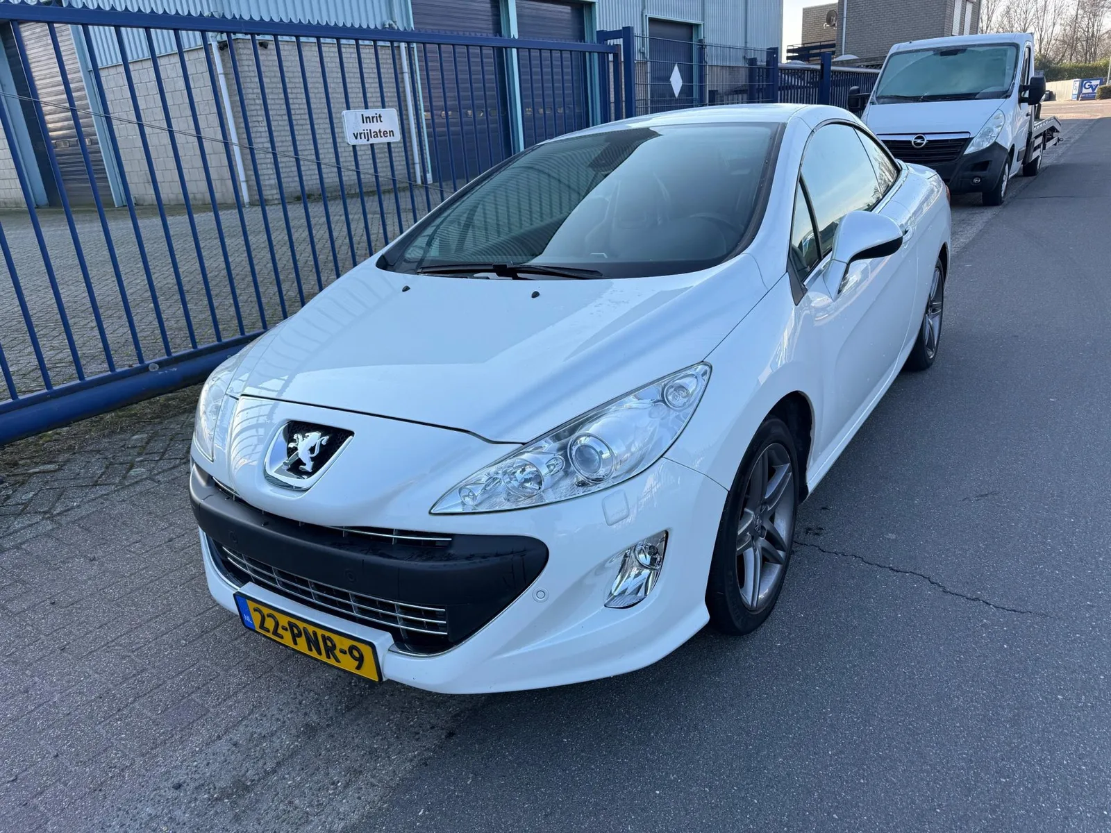 Peugeot 308 (2011) — foto 1