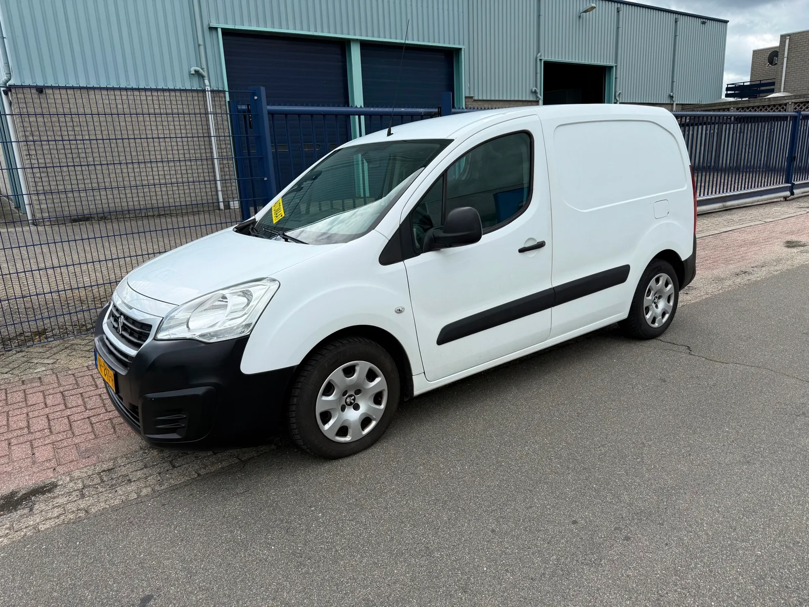 Peugeot Partner (2015) — foto 1