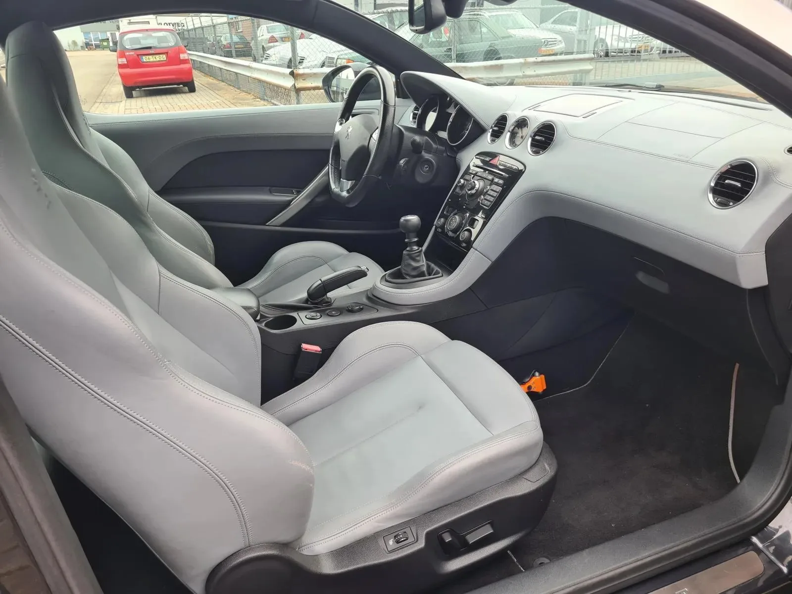 Peugeot RCZ (2012) — foto 1
