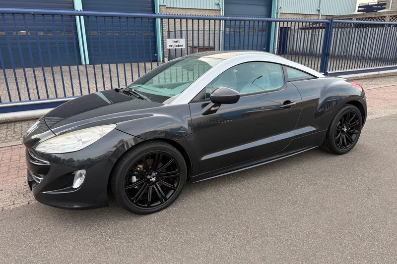 Peugeot RCZ (2012)