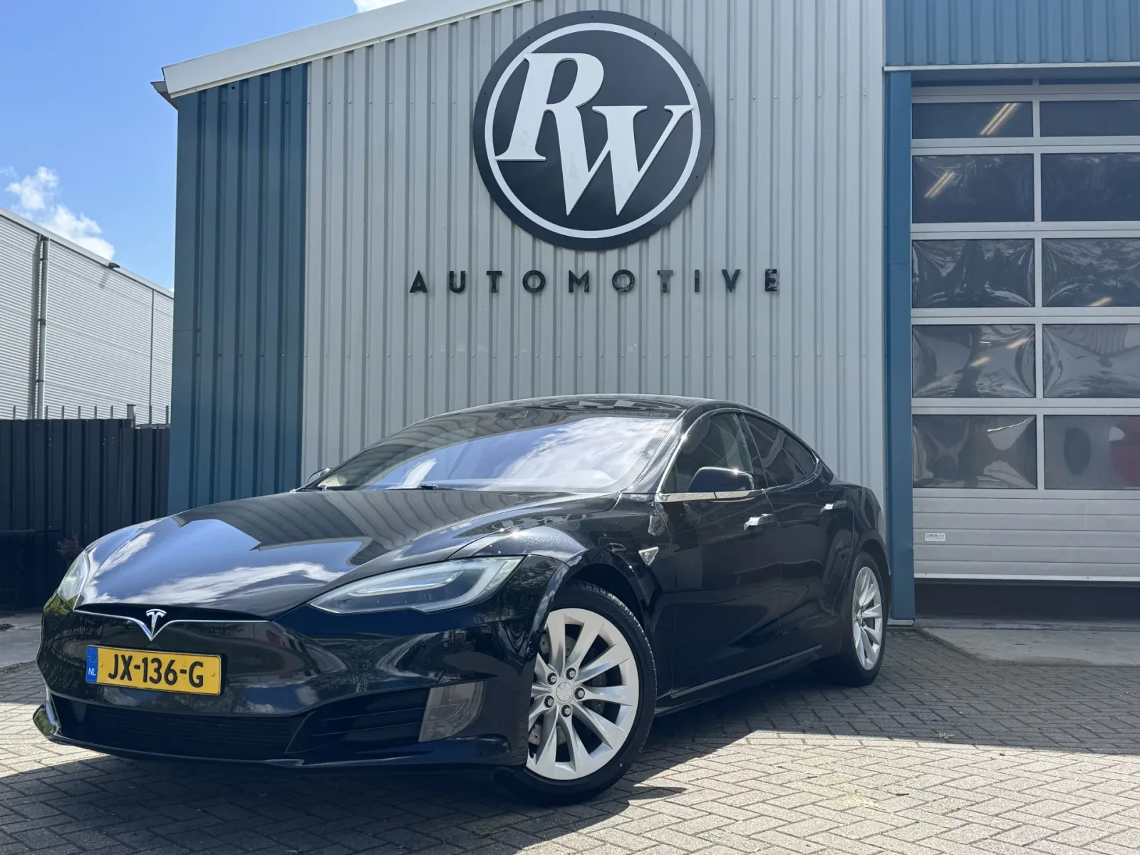 Tesla Model S (2016) — foto 1