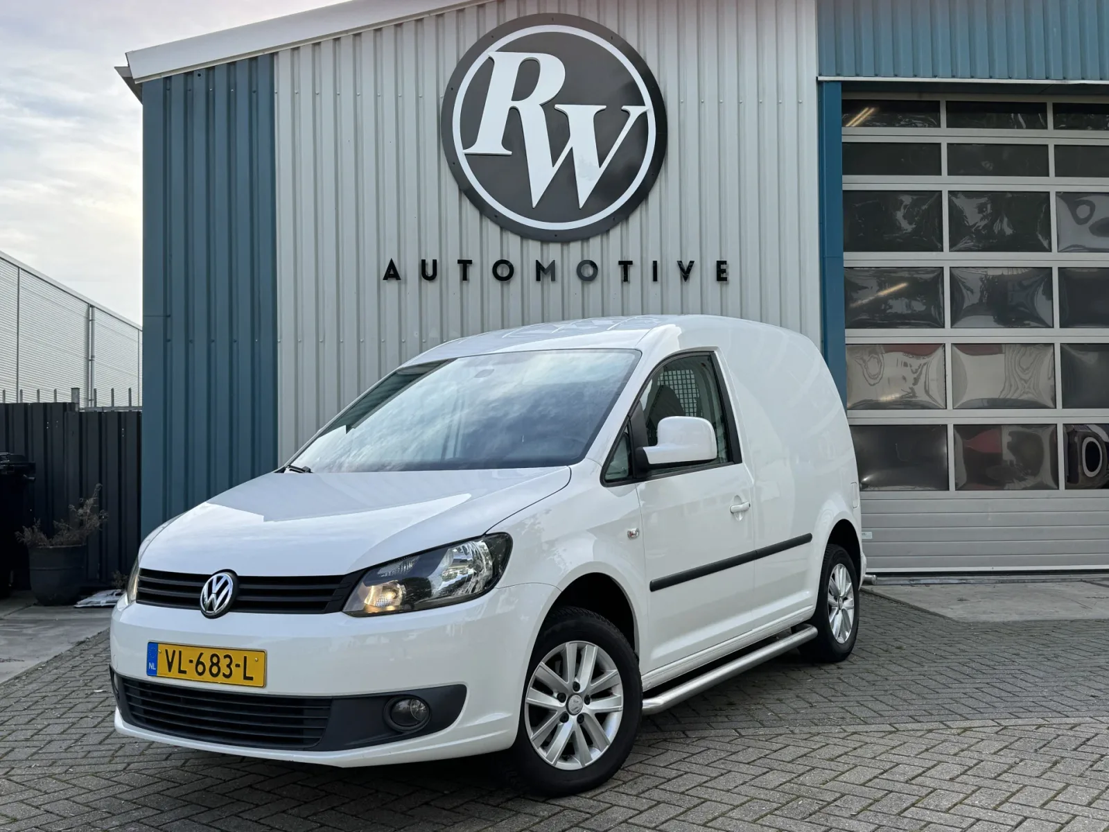 Volkswagen Caddy (2015) — foto 1