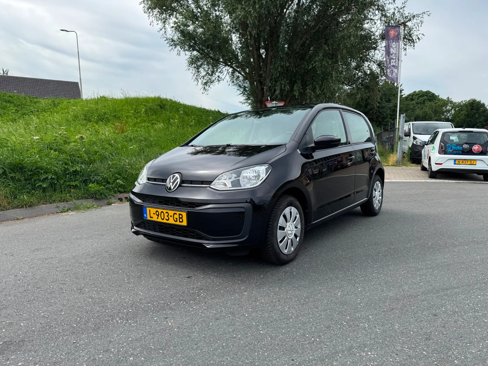 Volkswagen Up! (2021) — foto 1