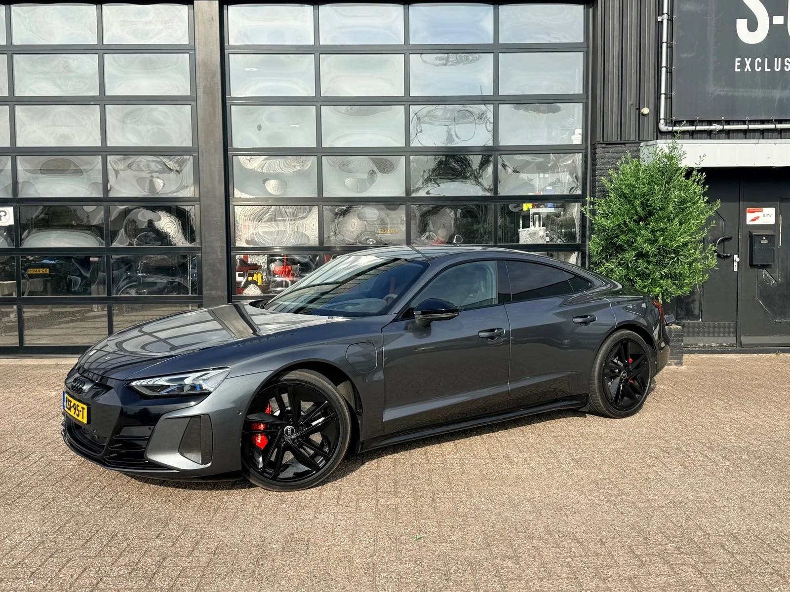 Audi e-tron GT (2023) — foto 1