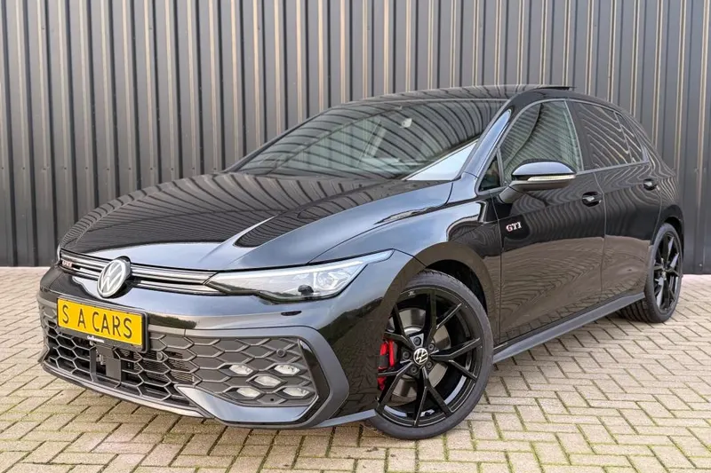Volkswagen Golf (2024)