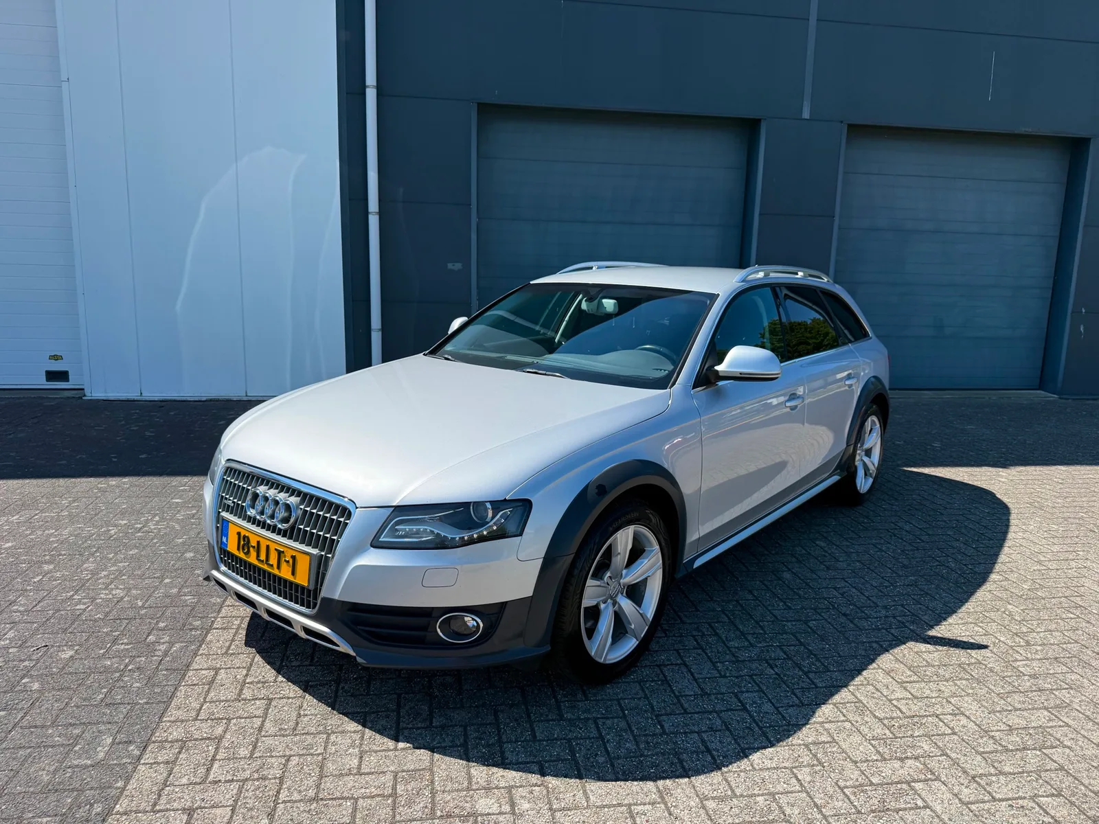 Audi A4 Allroad (2010) — foto 1