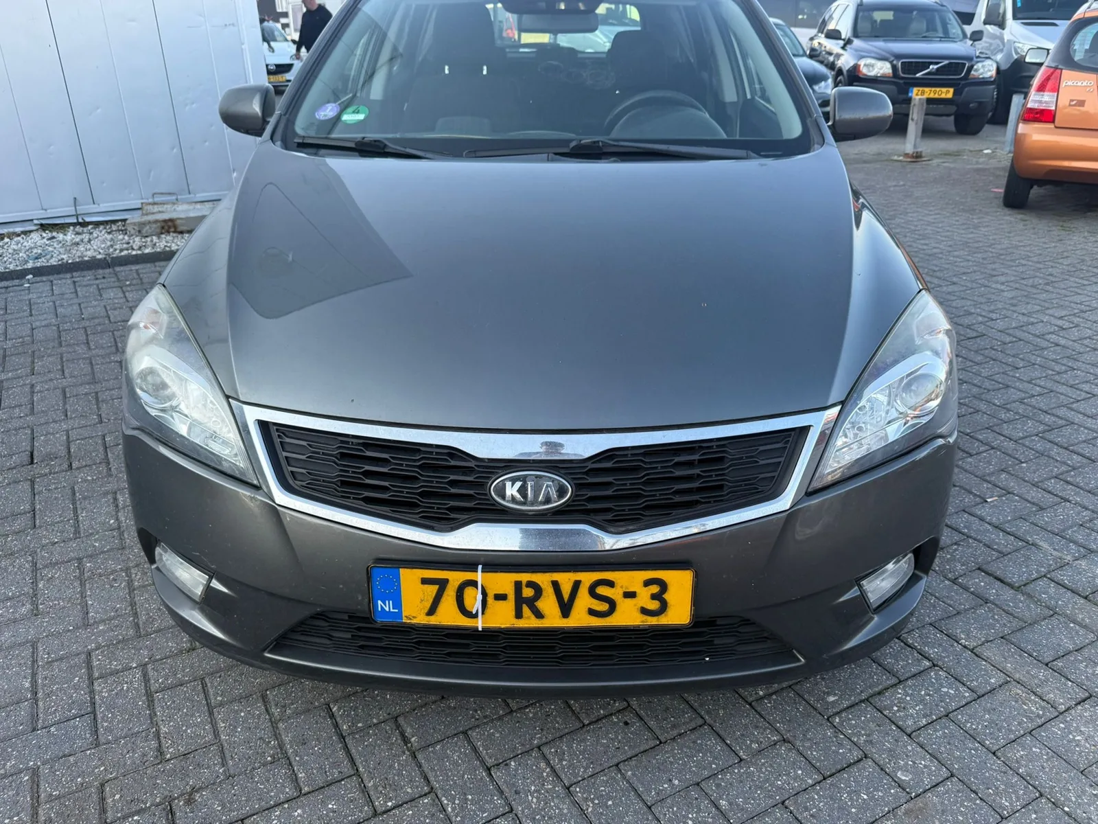 Kia Cee'd (2011) — foto 1
