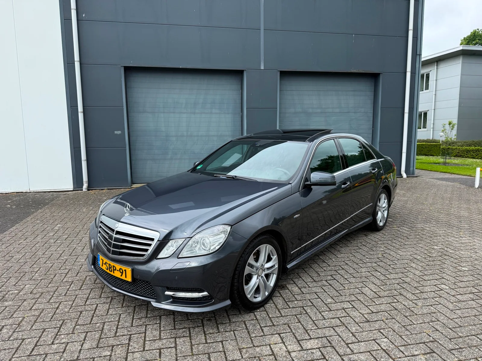 Mercedes-Benz E-Klasse (2012) — foto 1