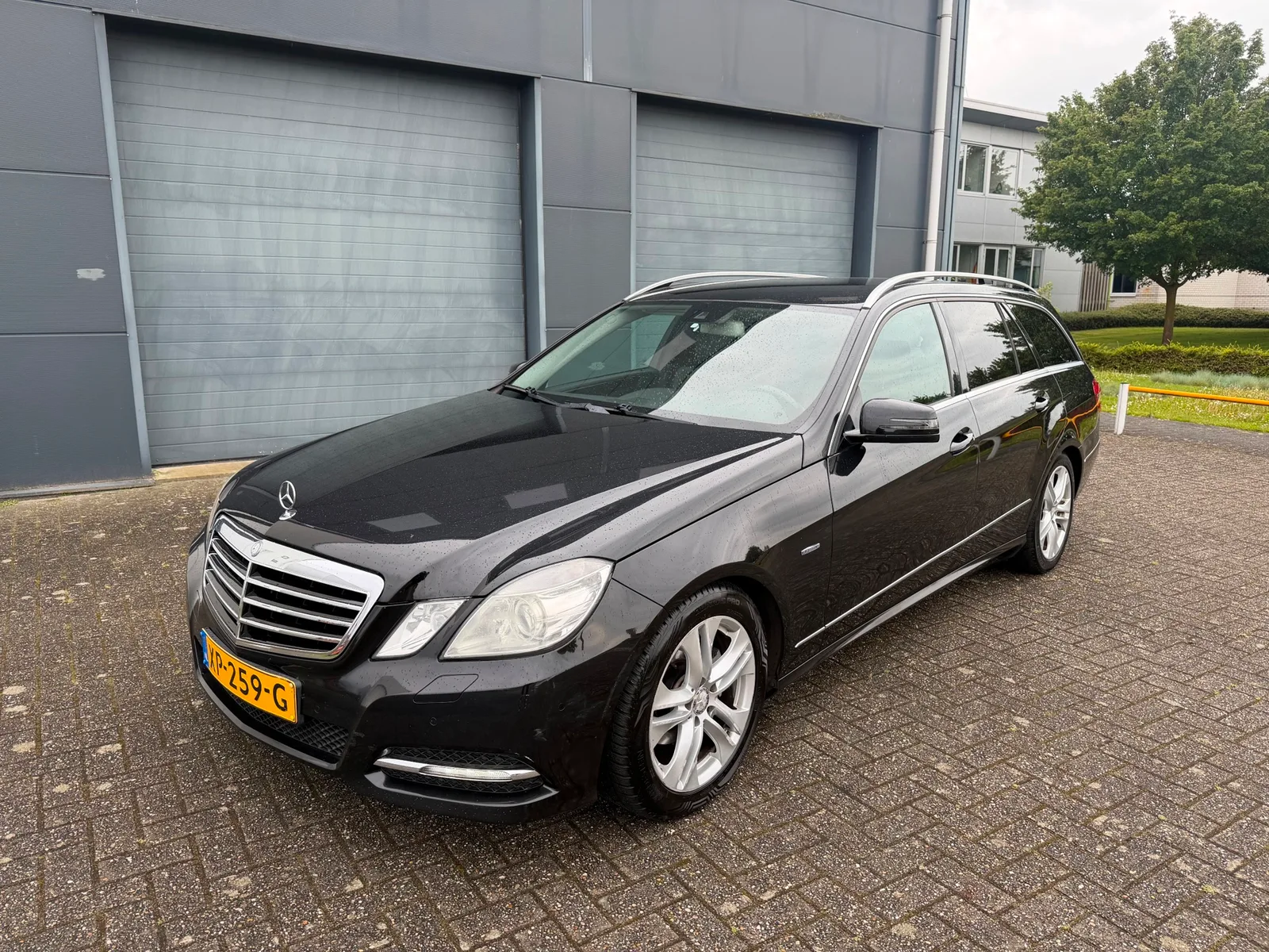 Mercedes-Benz E-Klasse (2011) — foto 1