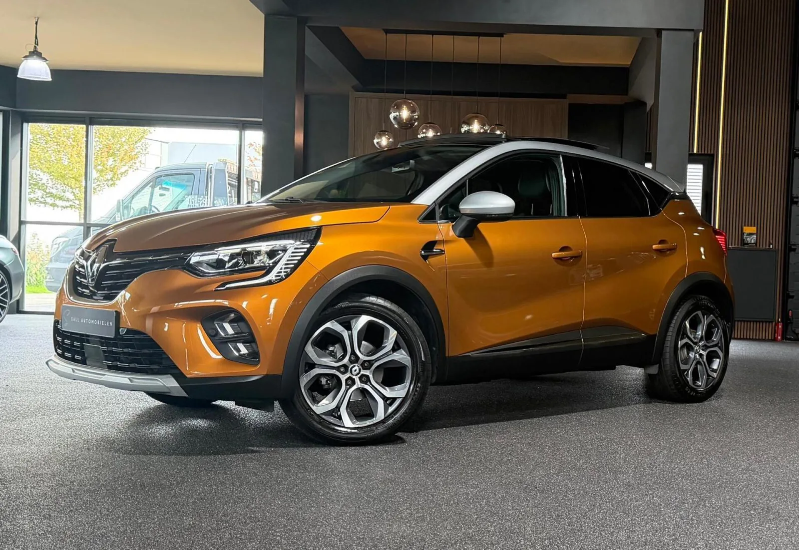 Renault Captur (2022) — foto 1