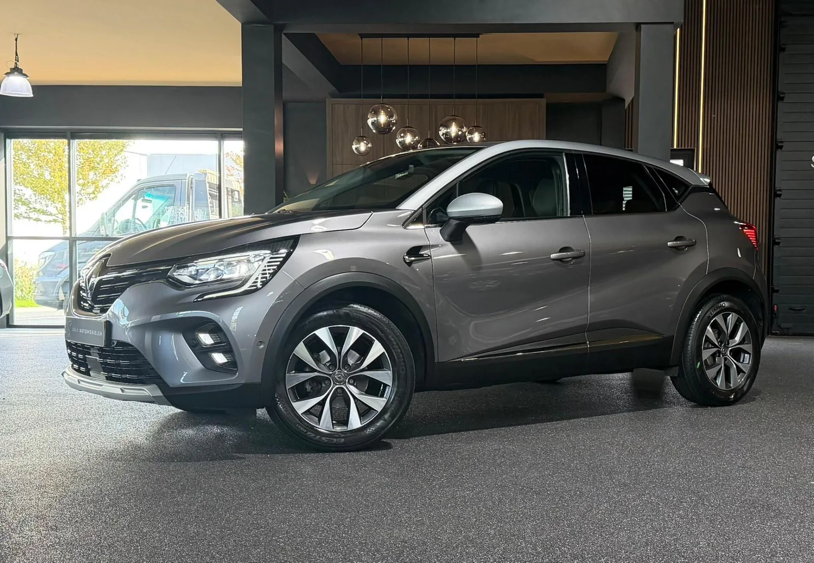 Renault Captur (2020) — foto 1