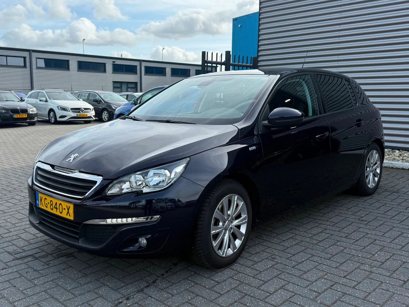 Peugeot 308 (2016) — foto 1