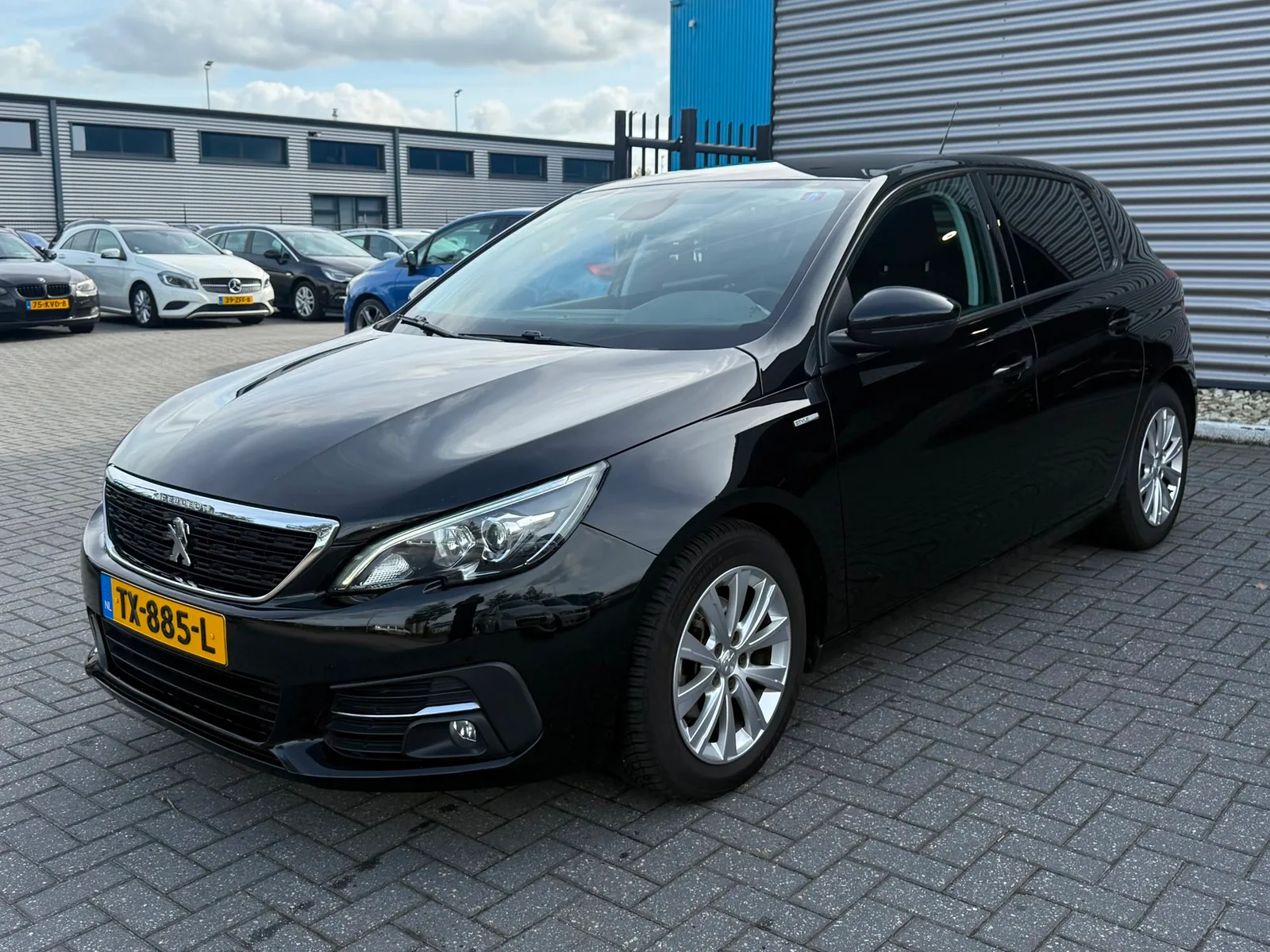 Peugeot 308 (2018) — foto 1