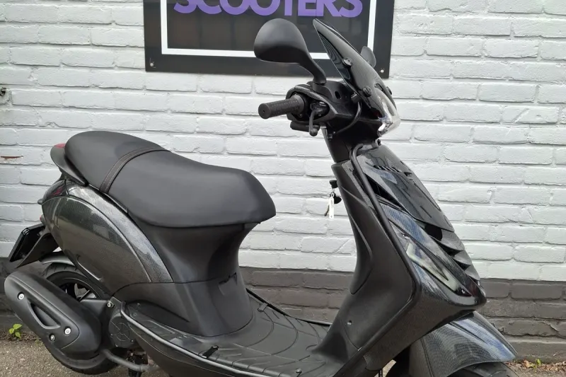 Piaggio Zip (2021)