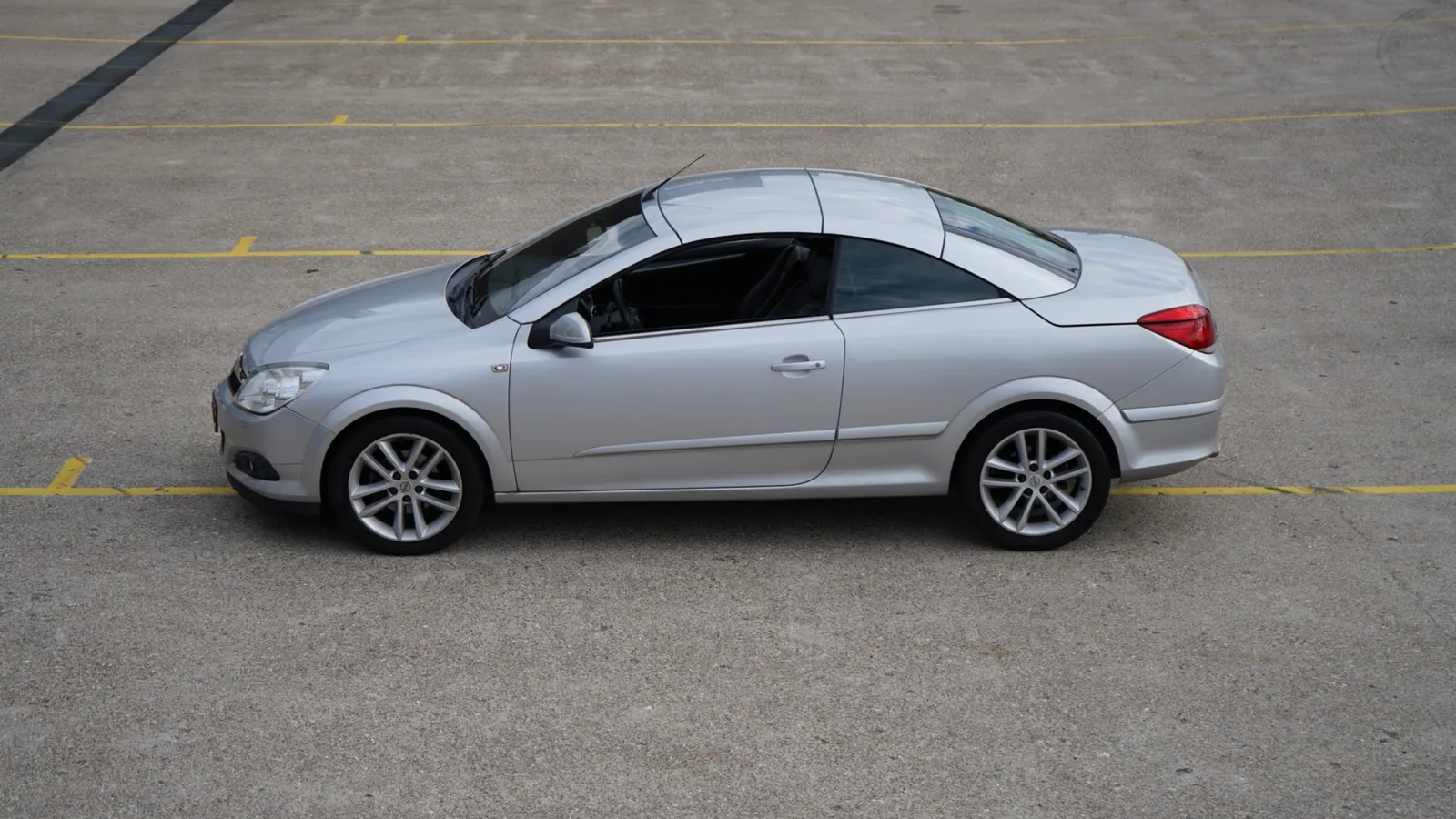 Opel Astra (2008) — foto 1