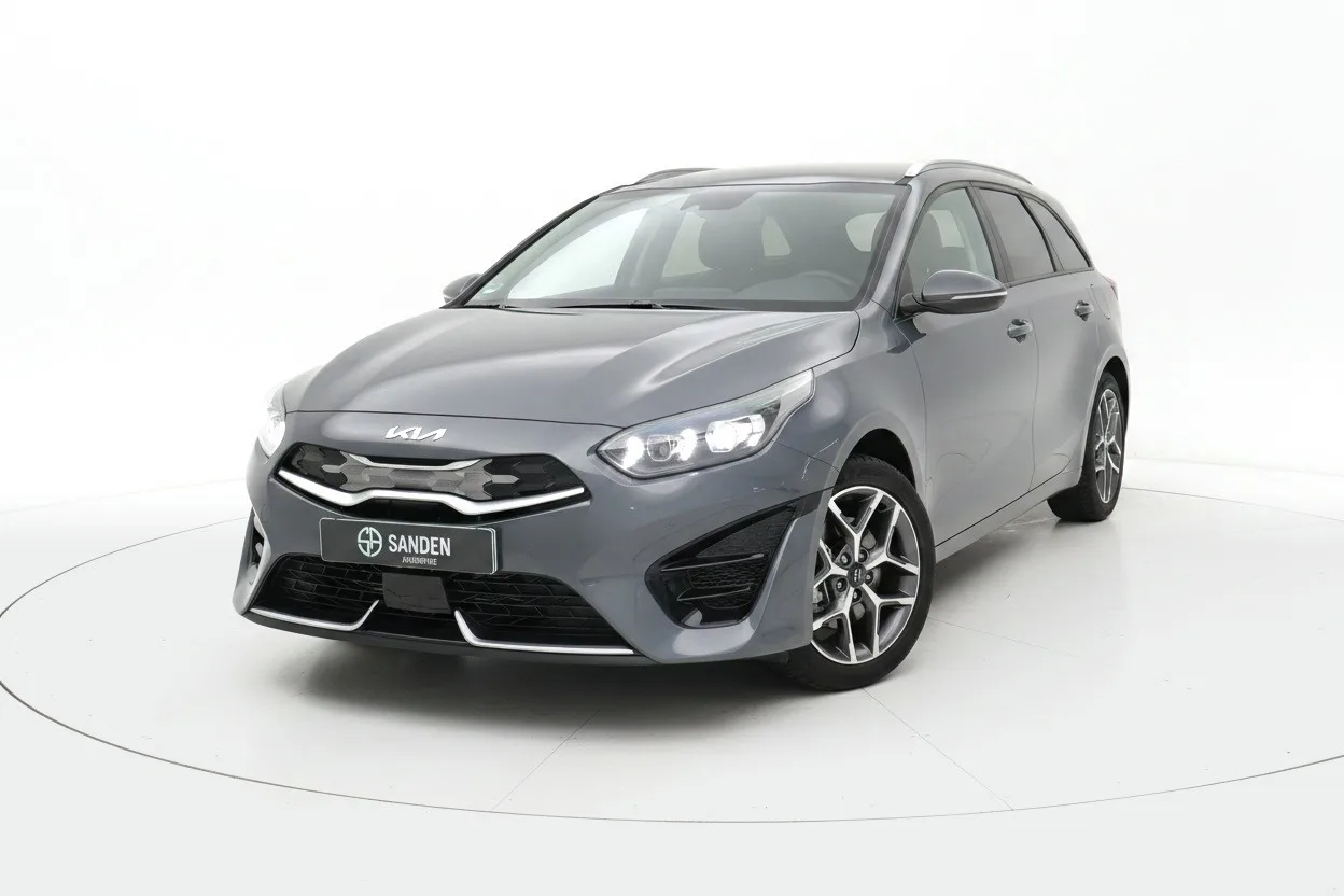 Kia Ceed Sportswagon (2022) — foto 1