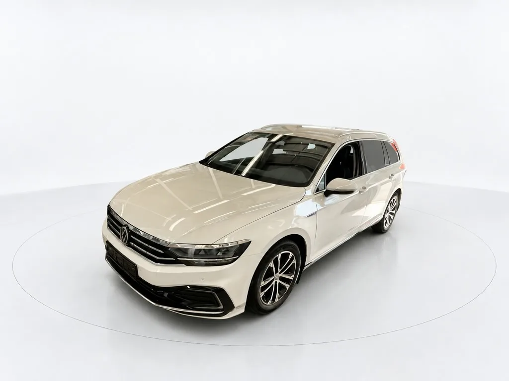 Volkswagen Passat (2022) — foto 1