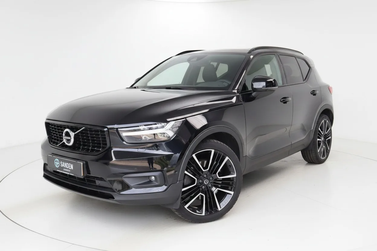 Volvo XC40 (2021) — foto 1