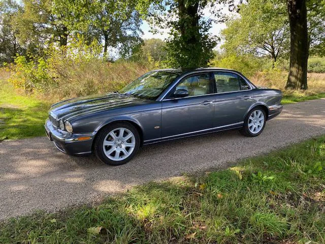 Jaguar XJ (0) — foto 1