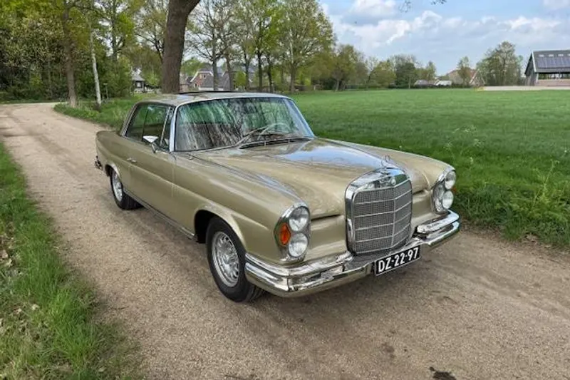 Mercedes-Benz 200-Serie (1969)