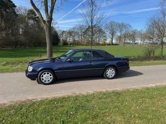Mercedes-Benz 200-Serie (1996) — foto 1