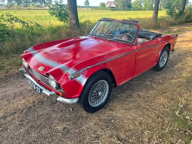 Triumph TR250 (1968) — foto 1