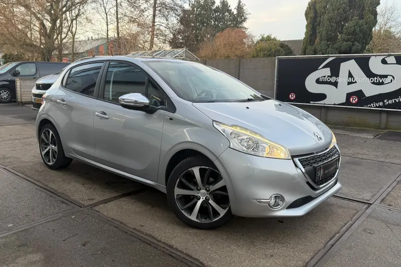 Peugeot 208 (2015)