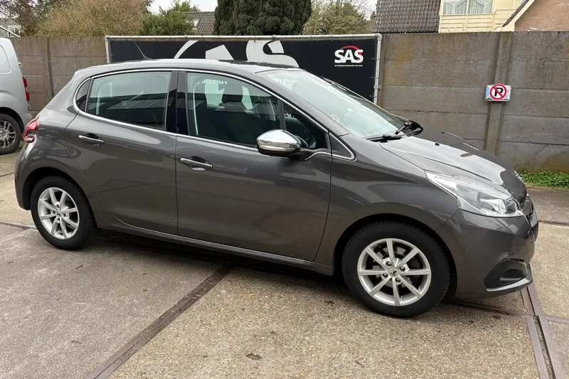 Peugeot 208 (2018)
