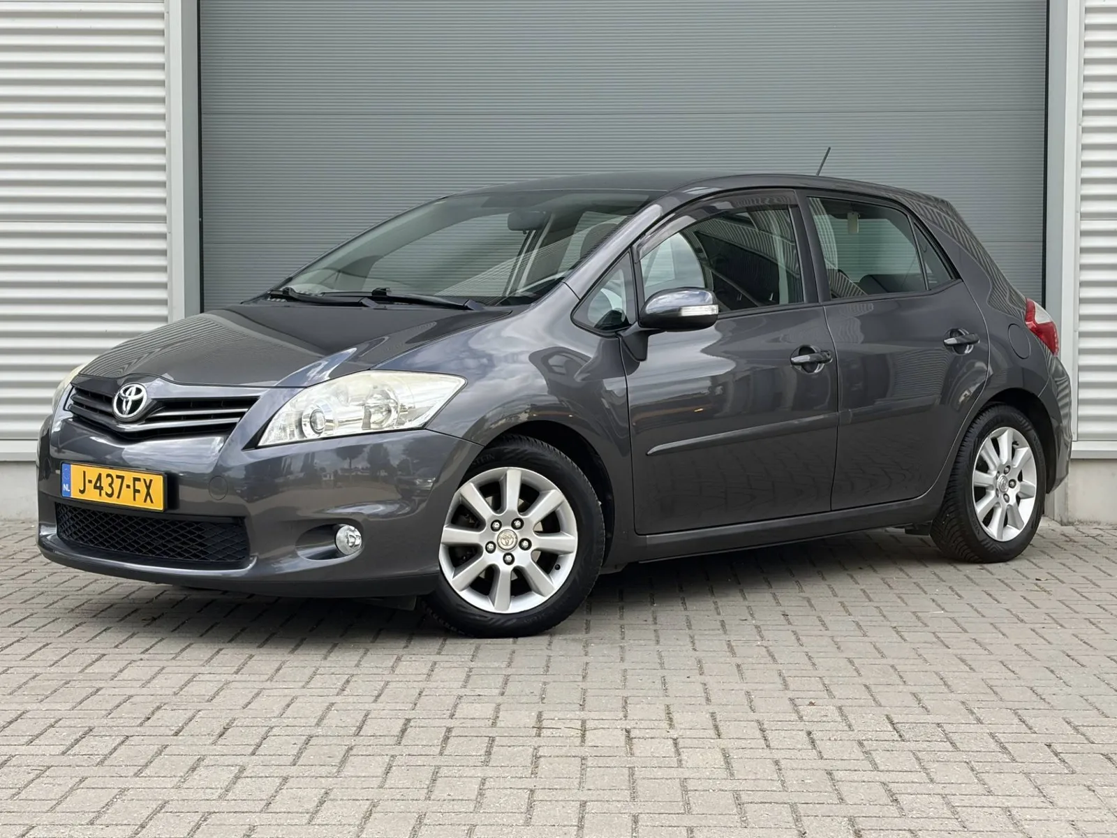 Toyota Auris (2012) — foto 1